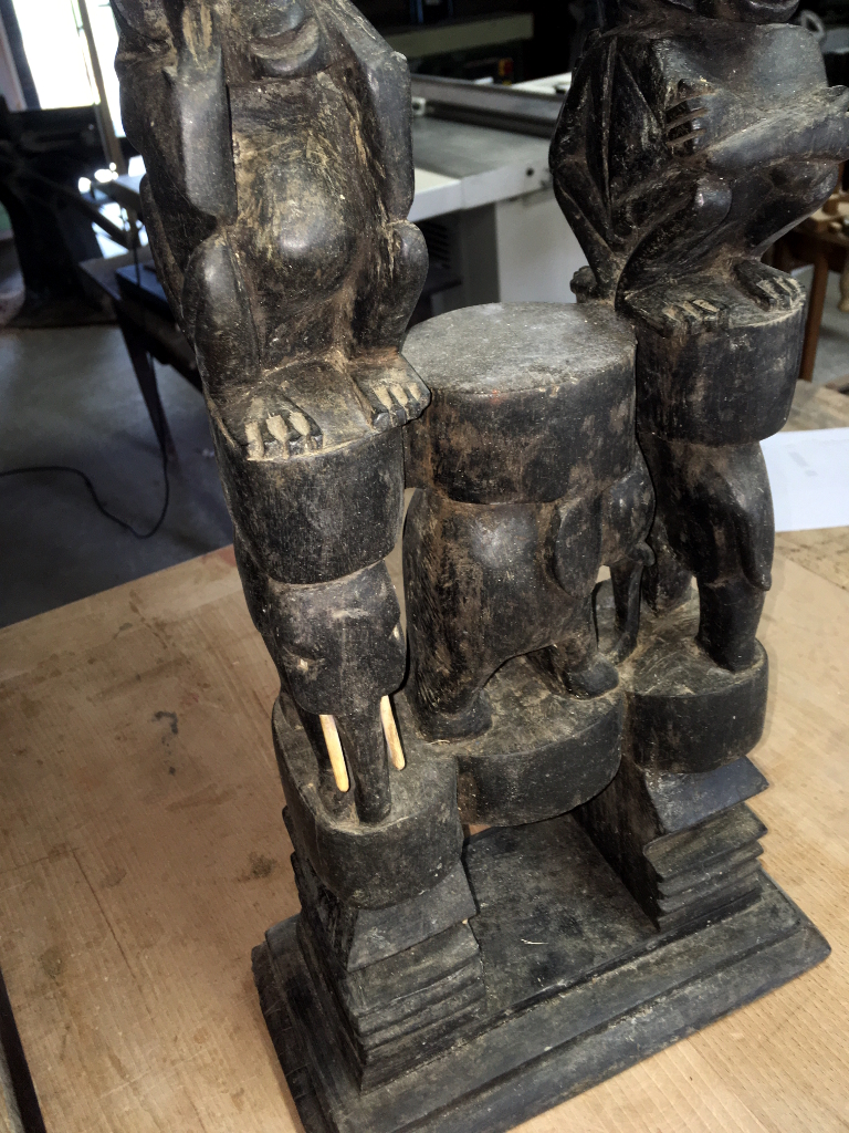 statuette ébène de macassar avant restauration